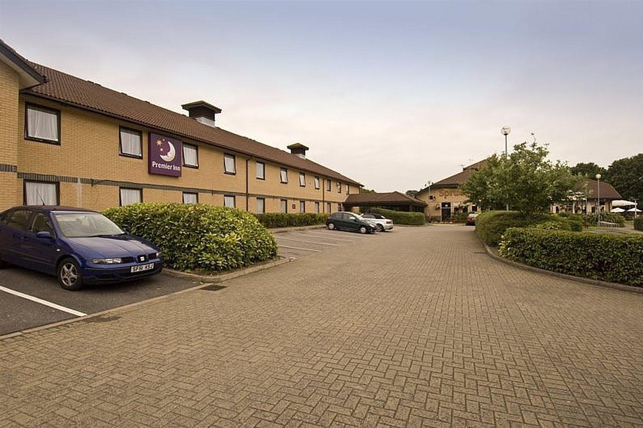 Premier Inn Basingstoke West Kültér fotó
