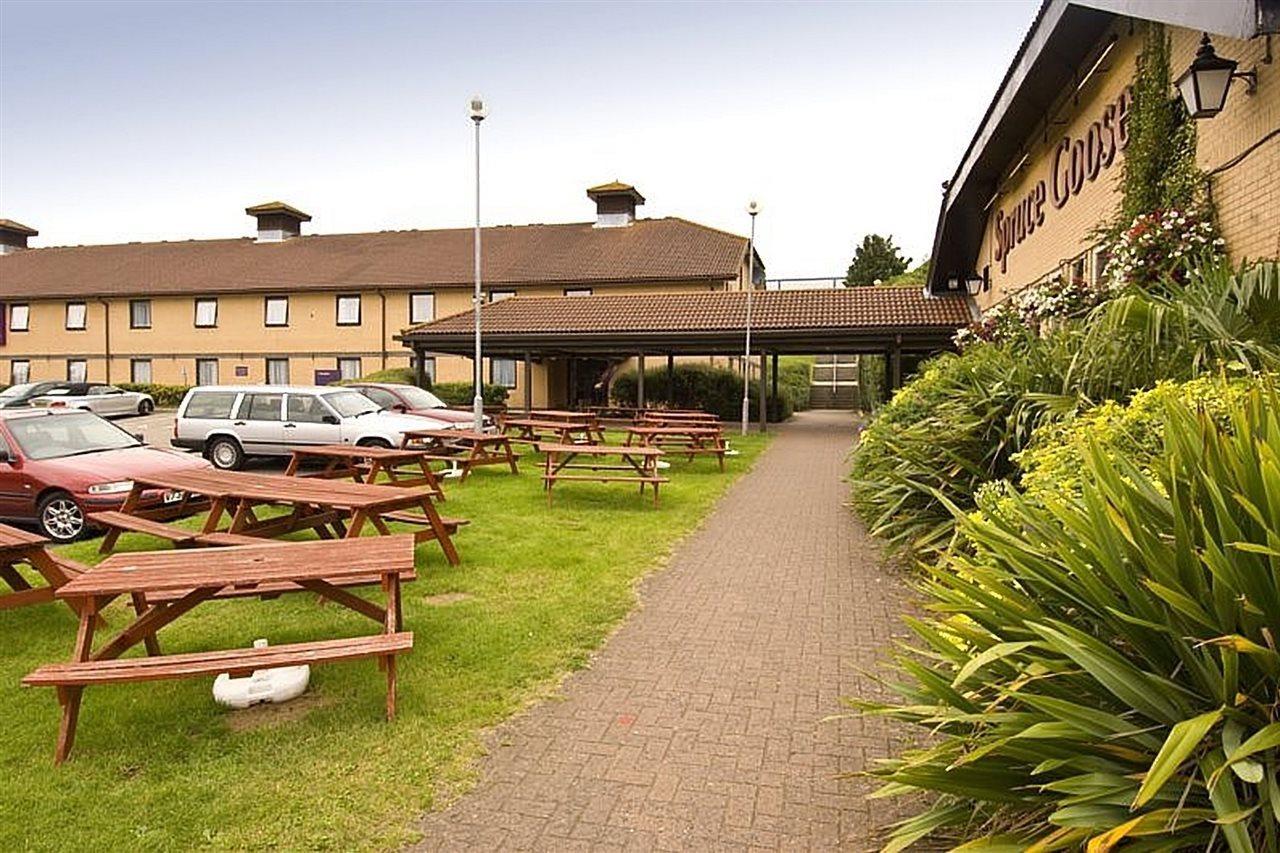 Premier Inn Basingstoke West Kültér fotó