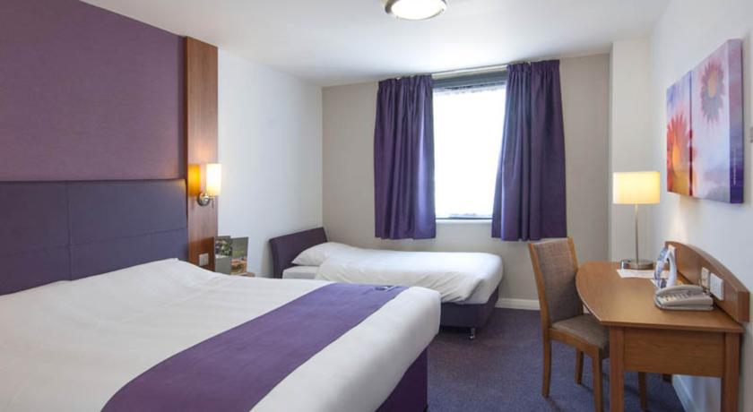 Premier Inn Basingstoke West Szoba fotó