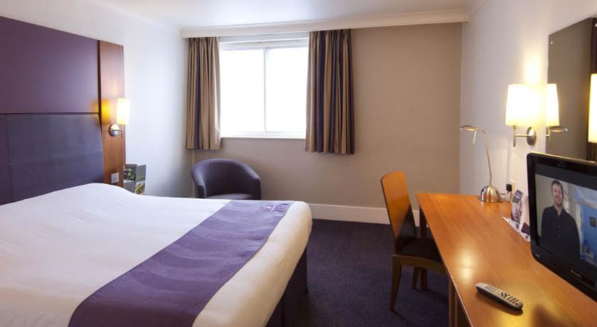 Premier Inn Basingstoke West Kültér fotó