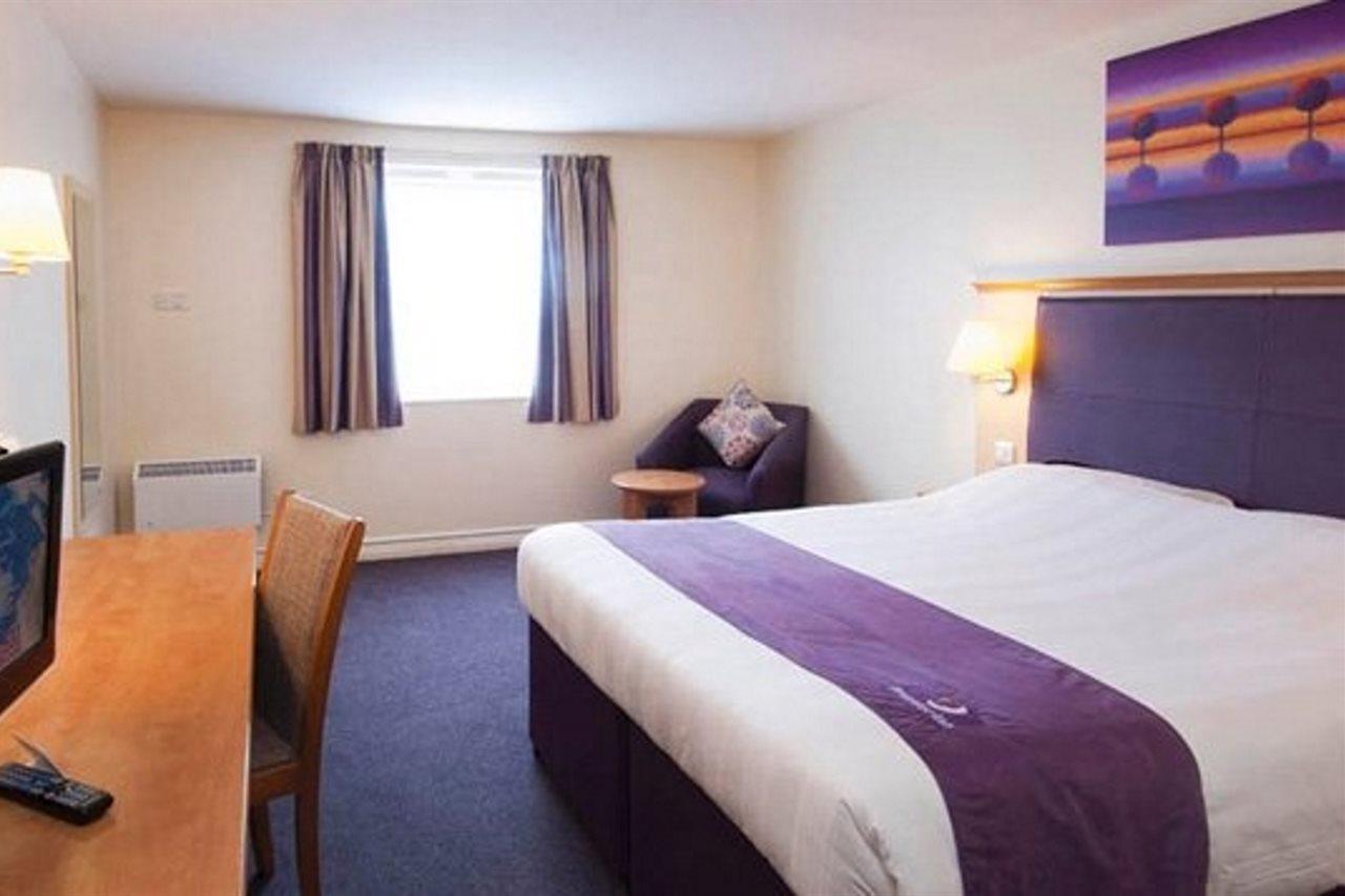 Premier Inn Basingstoke West Kültér fotó