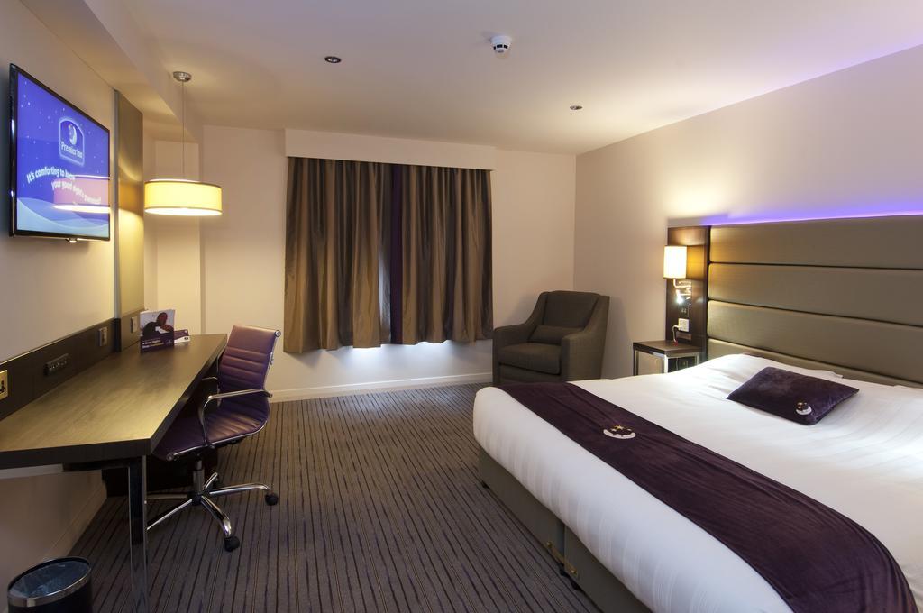 Premier Inn Basingstoke West Kültér fotó