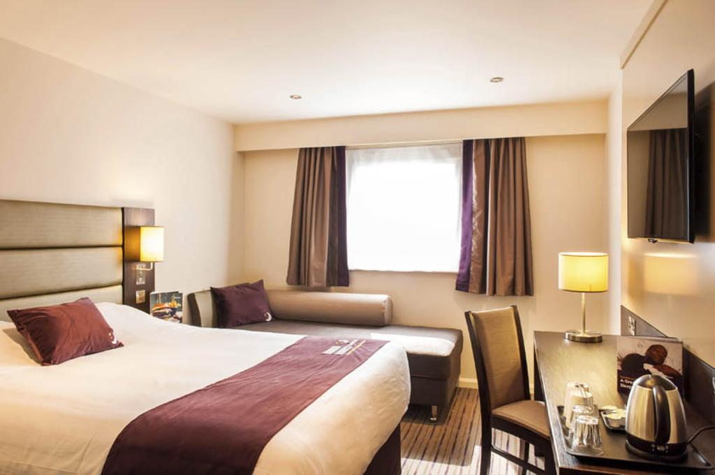 Premier Inn Basingstoke West Kültér fotó