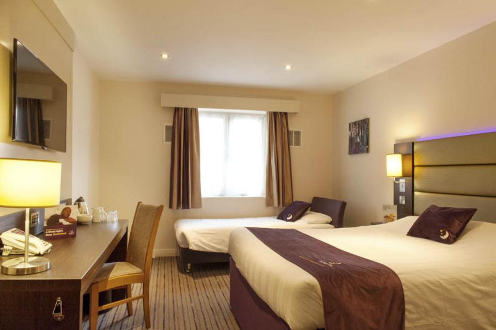 Premier Inn Basingstoke West Kültér fotó