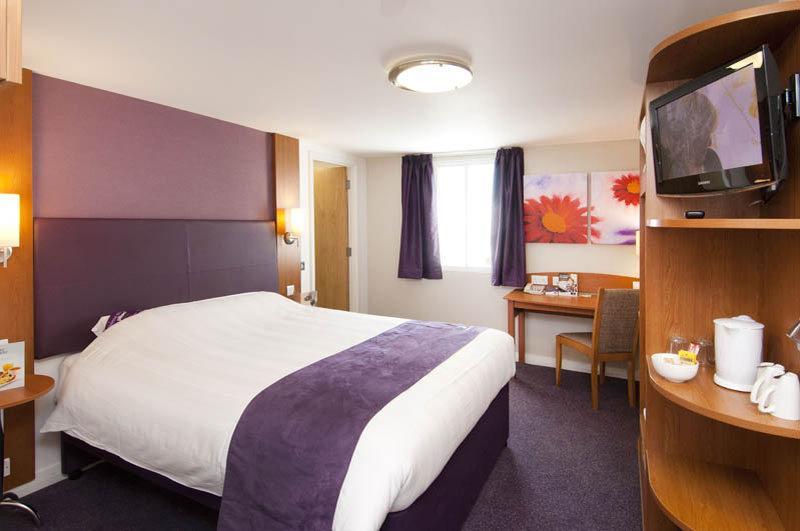 Premier Inn Basingstoke West Kültér fotó