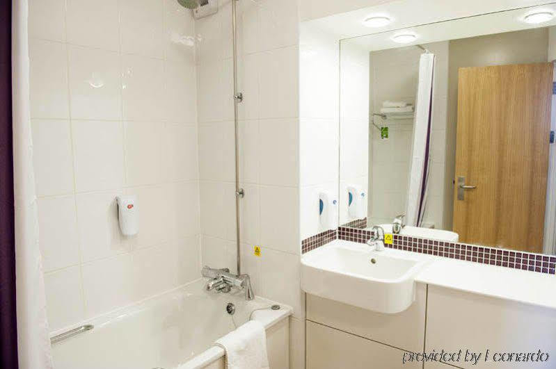 Premier Inn Basingstoke West Kültér fotó